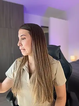 SophieRaily  online show from 11/24/25, 06:08