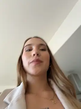 SophieRaily  online show from 01/07/26, 08:36