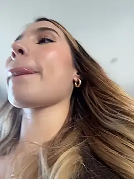 SophieRaily  online show from 01/06/26, 08:46