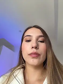 SophieRaily  online show from 11/10/25, 06:02