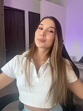 SophieRaily  online show from 10/24/25, 06:51