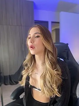 SophieRaily  online show from 01/13/26, 06:56