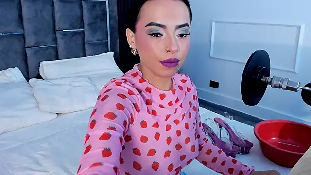 MiiaaMoonroee online show from 09/12/25, 07:57