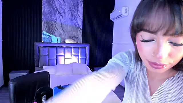 Snapshot of MiiaaMoonroee chatting on 11/13/25, 09:08 MiiaaMoonroee online show from 11/13/25, 09:08