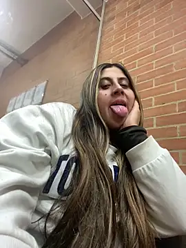 girl anni online show from 09/22/25, 11:44