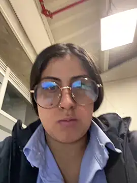 girl anni online show from 03/18/25, 02:18