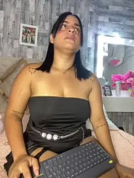 Violetrousse online show from 05/19/26, 06:48