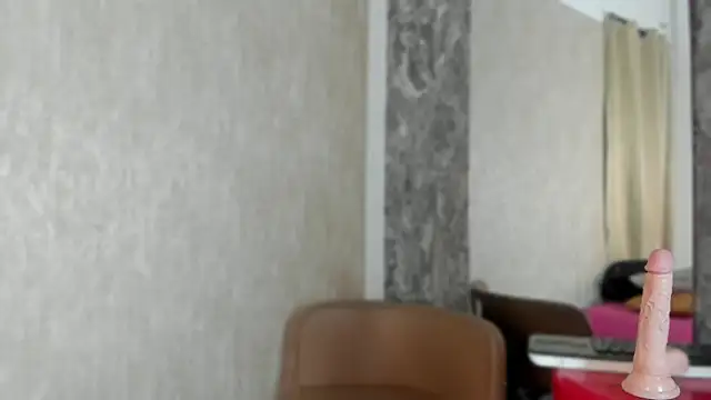 Snapshot of Violetrousse chatting on 02/22/25, 10:20 Violetrousse online show from 02/22/25, 10:20