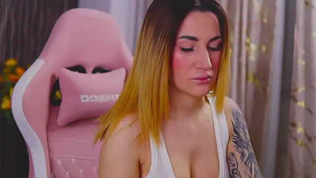 Snapshot of KimSkyex chatting on 02/22/25, 11:35 KimSkyex online show from 02/22/25, 11:35