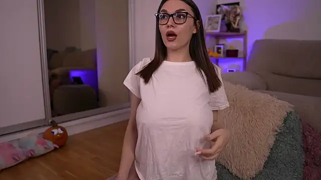 Mona Lisss online show from 11/25/25, 12:38