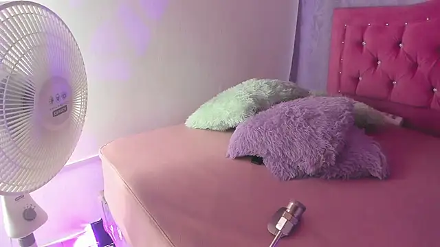 eva luxee online show from 12/19/24, 06:56