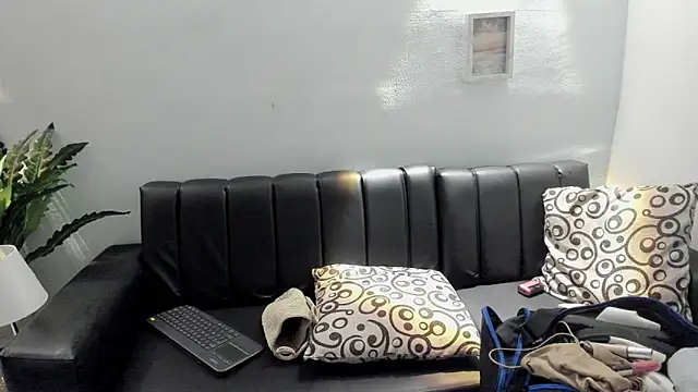 Mia petite01 online show from 11/15/25, 10:47