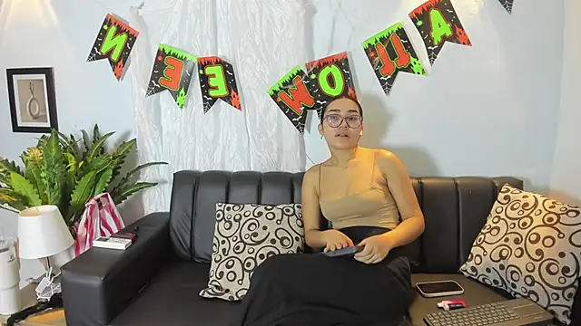 Mia petite01 online show from 11/02/25, 10:04