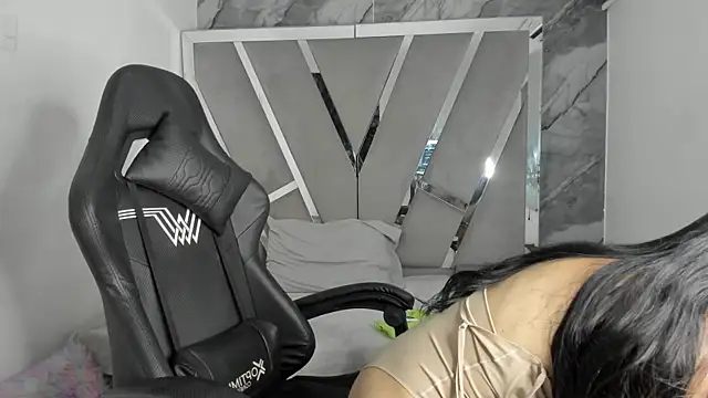 Mia petite01 online show from 04/03/26, 09:21