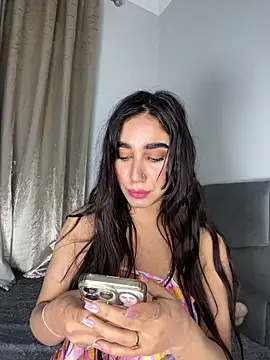 Snapshot of Meryem_Queen chatting on 04/10/26, 12:17 Meryem Queen online show from 04/10/26, 12:17