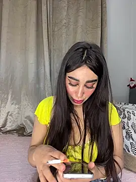 Snapshot of Meryem_Queen chatting on 04/14/26, 10:26 Meryem Queen online show from 04/14/26, 10:26