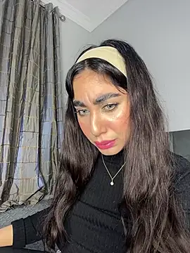 Snapshot of Meryem_Queen chatting on 03/14/26, 09:43 Meryem Queen online show from 03/14/26, 09:43