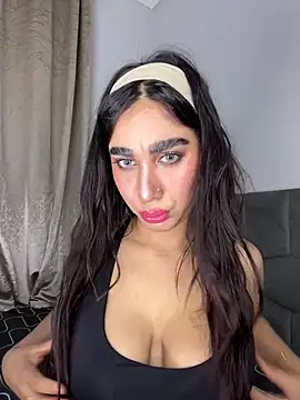 Snapshot of Meryem_Queen chatting on 05/27/26, 02:52 Meryem Queen online show from 05/27/26, 02:52