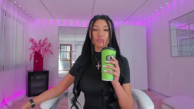 missdiamond  online show from 05/18/26, 07:24