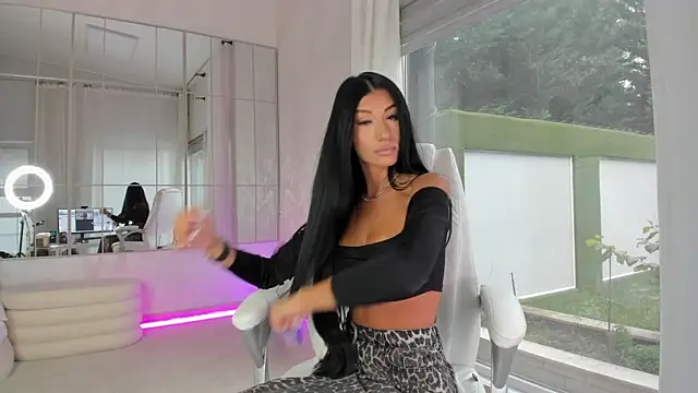 Snapshot of missdiamond_ chatting on 11/21/25, 07:51 missdiamond online show from 11/21/25, 07:51