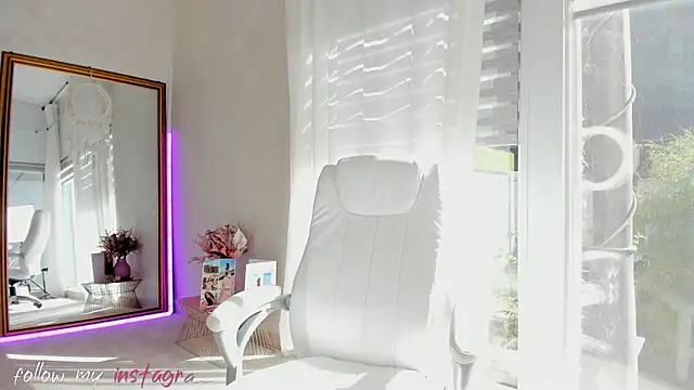 Snapshot of missdiamond_ chatting on 09/18/25, 07:22 missdiamond online show from 09/18/25, 07:22