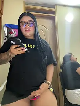 Snapshot of alissonfernandez_ chatting on 02/13/26, 11:16 alissonfernandez online show from 02/13/26, 11:16