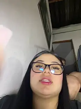 alissonfernandez  online show from 05/17/26, 01:16