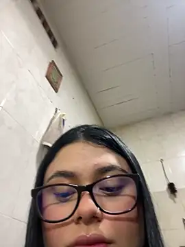 alissonfernandez  online show from 10/04/25, 01:07