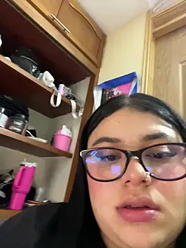 Snapshot of alissonfernandez_ chatting on 02/22/26, 06:20 alissonfernandez online show from 02/22/26, 06:20