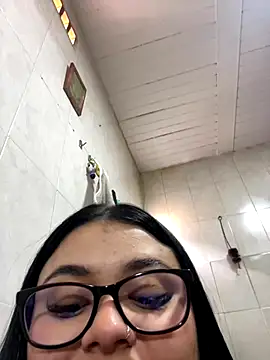 alissonfernandez  online show from 09/28/25, 04:03