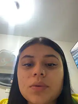 Snapshot of alissonfernandez_ chatting on 06/24/26, 09:34 alissonfernandez online show from 06/24/26, 09:34