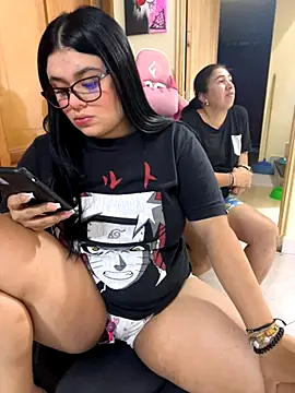 alissonfernandez  online show from 11/08/25, 04:27