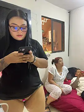 Snapshot of alissonfernandez_ chatting on 06/21/26, 08:47 alissonfernandez online show from 06/21/26, 08:47