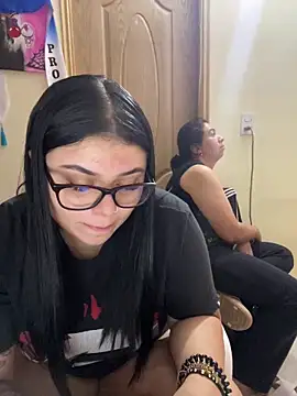 alissonfernandez  online show from 12/17/25, 12:54