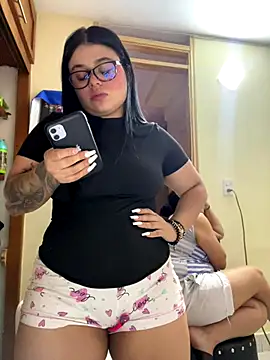 alissonfernandez  online show from 12/04/25, 06:18