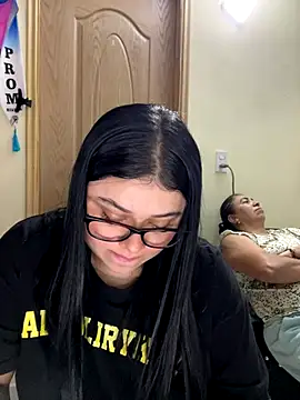 alissonfernandez  online show from 12/13/25, 08:04