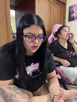 alissonfernandez  online show from 10/30/25, 12:47