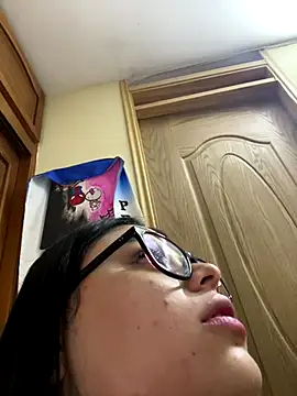 alissonfernandez  online show from 11/30/25, 09:37