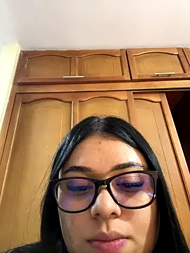 alissonfernandez  online show from 09/19/25, 04:38