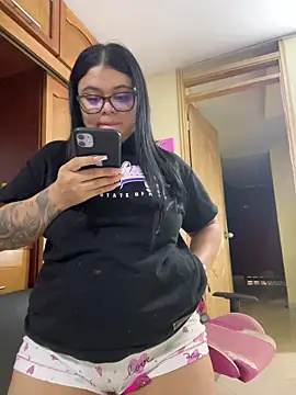 alissonfernandez  online show from 10/31/25, 12:51