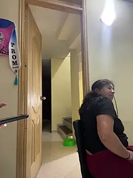 alissonfernandez  online show from 12/04/25, 01:04