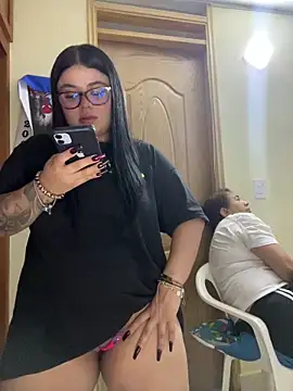 Snapshot of alissonfernandez_ chatting on 02/27/26, 10:26 alissonfernandez online show from 02/27/26, 10:26