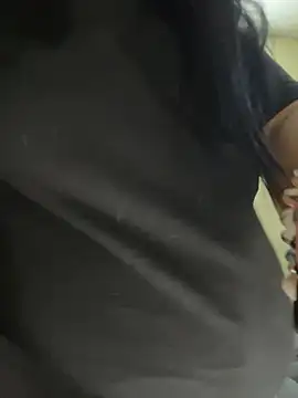 Snapshot of alissonfernandez_ chatting on 02/11/26, 01:16 alissonfernandez online show from 02/11/26, 01:16