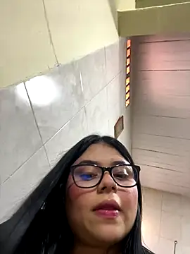 alissonfernandez  online show from 10/03/25, 01:01