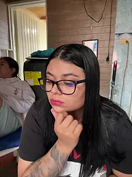 alissonfernandez  online show from 10/10/25, 01:45