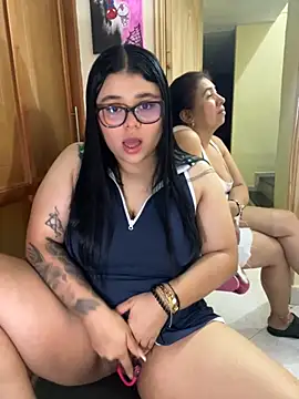 alissonfernandez  online show from 11/11/25, 12:27