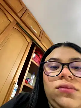 alissonfernandez  online show from 11/05/25, 04:54