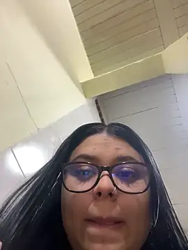 alissonfernandez  online show from 10/14/25, 10:27