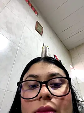 alissonfernandez  online show from 10/04/25, 08:43