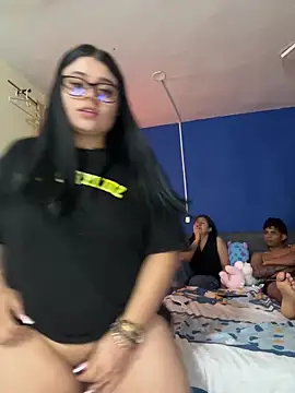 Snapshot of alissonfernandez_ chatting on 02/08/26, 07:00 alissonfernandez online show from 02/08/26, 07:00